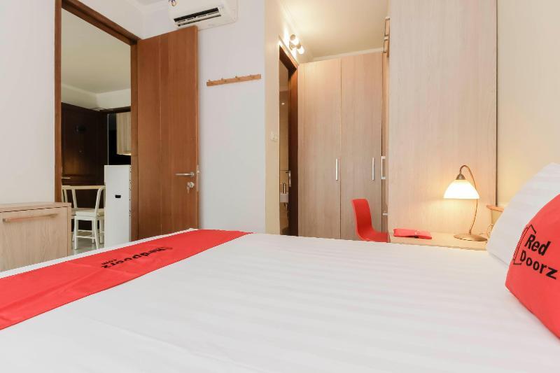 Готель Reddoorz Syariah Plus At Jatibening Бекасі Екстер'єр фото