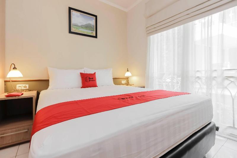 Готель Reddoorz Syariah Plus At Jatibening Бекасі Екстер'єр фото